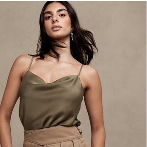 Banana Republic Silky Cowl Neck Camisole in Champagne Size Medium